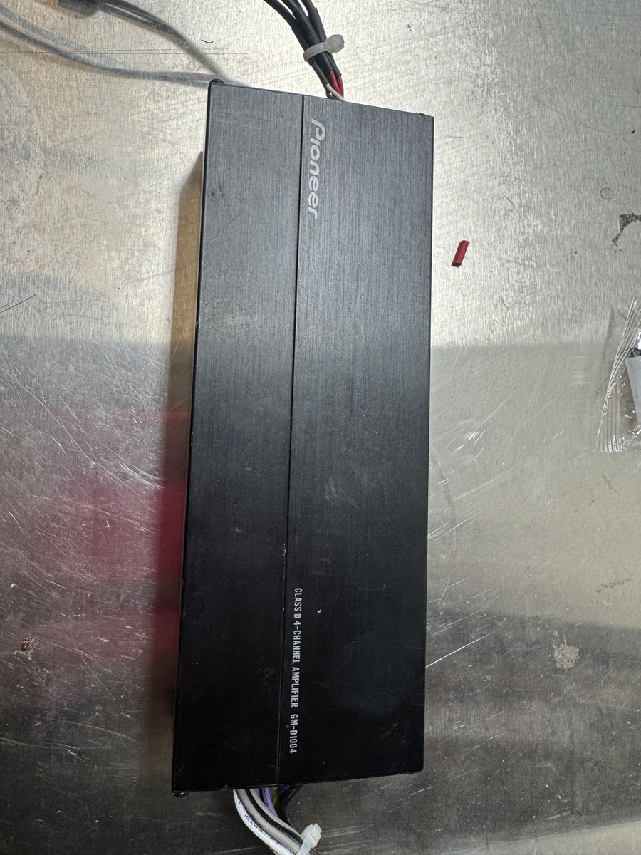 Pioneer 4 channel amplifier amp GM-D1004