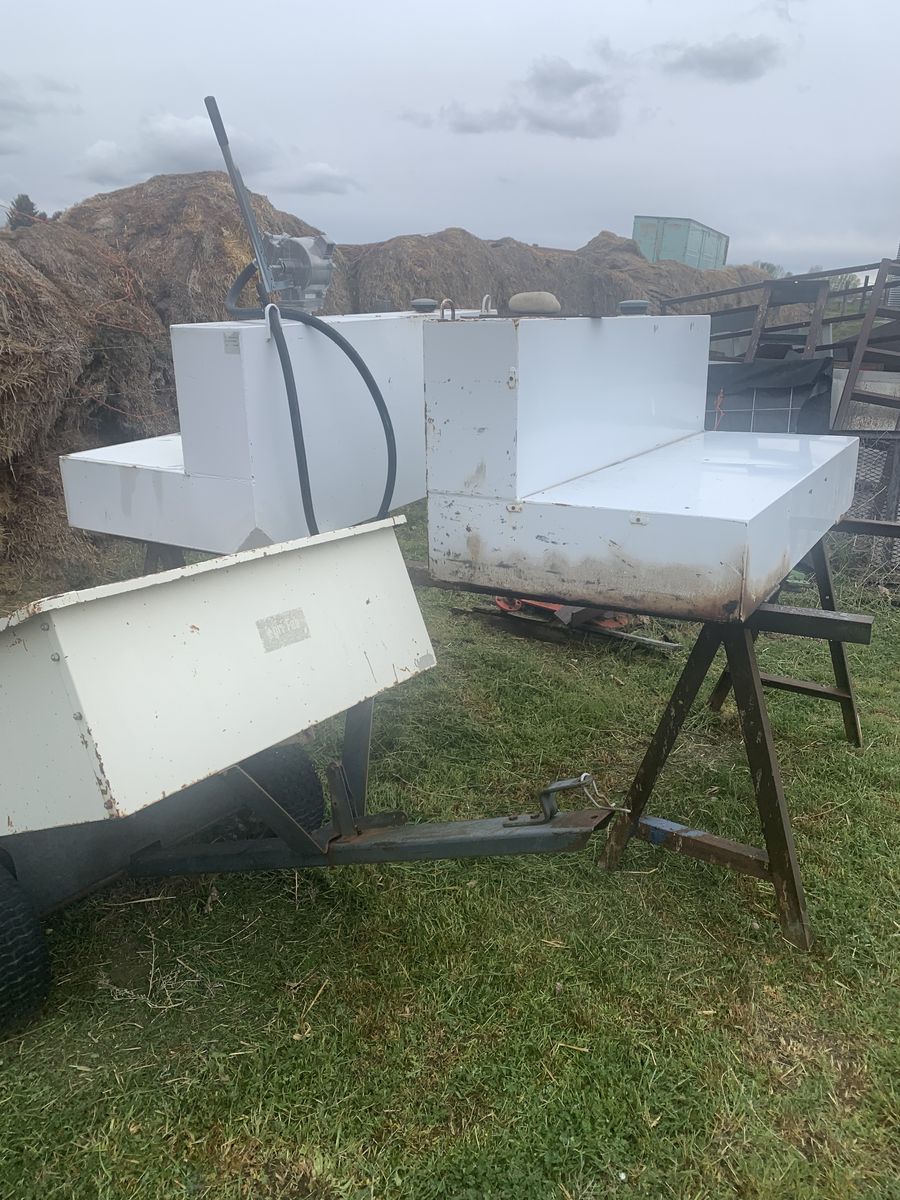 2 100 GALLON FUEL TANKS FOR TRUCK