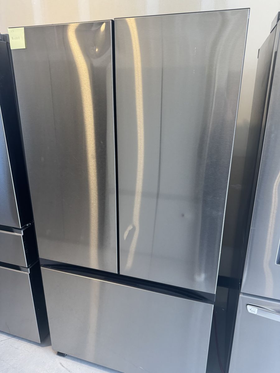 New Scratch And Dent Samsung Bespoke Refrigerator