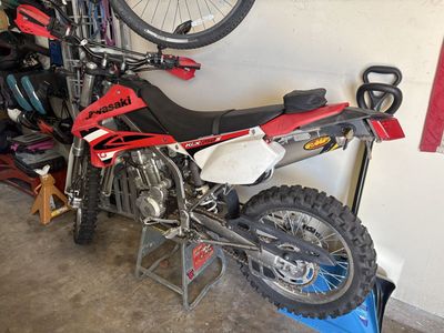 Kawasaki-KLX250S-2009