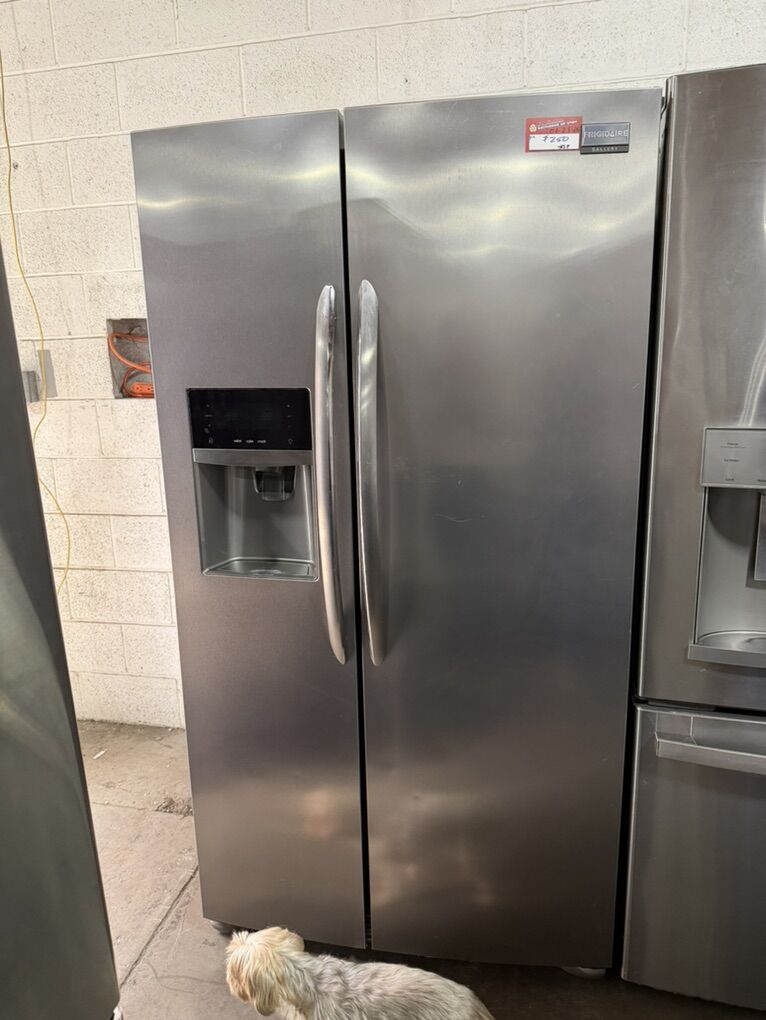 NICE CONDITION FRIGIDAIRE SIDE BY SIDE FRIDGE