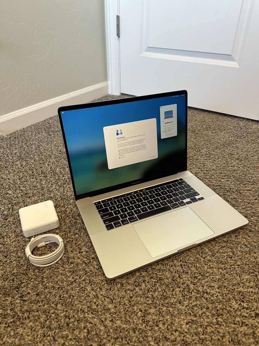 Apple Macbook Pro 16"