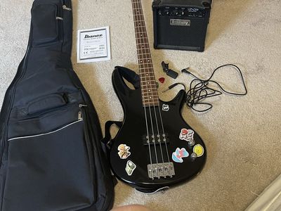 Ibanez GSRM20 Mikro Bass Guitar & amplifier