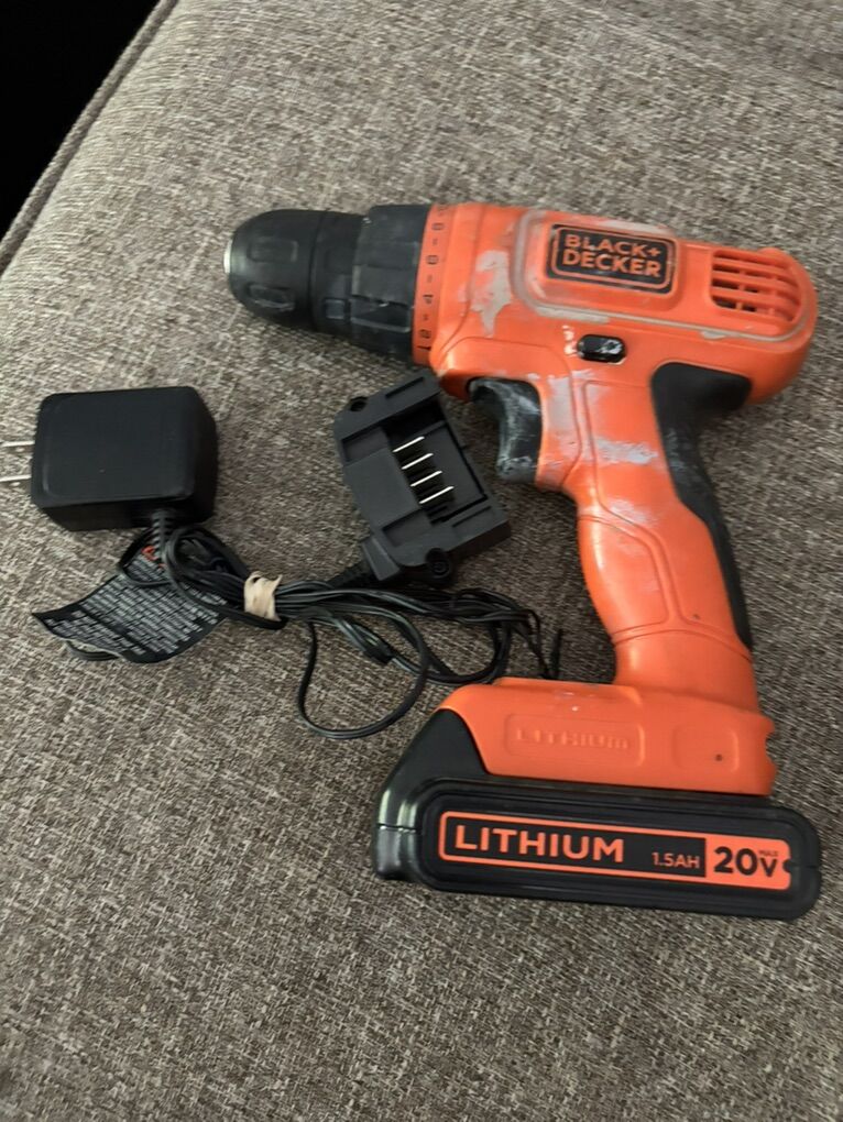 Black And Decker 20 Volt Drill W/ Battery&charger