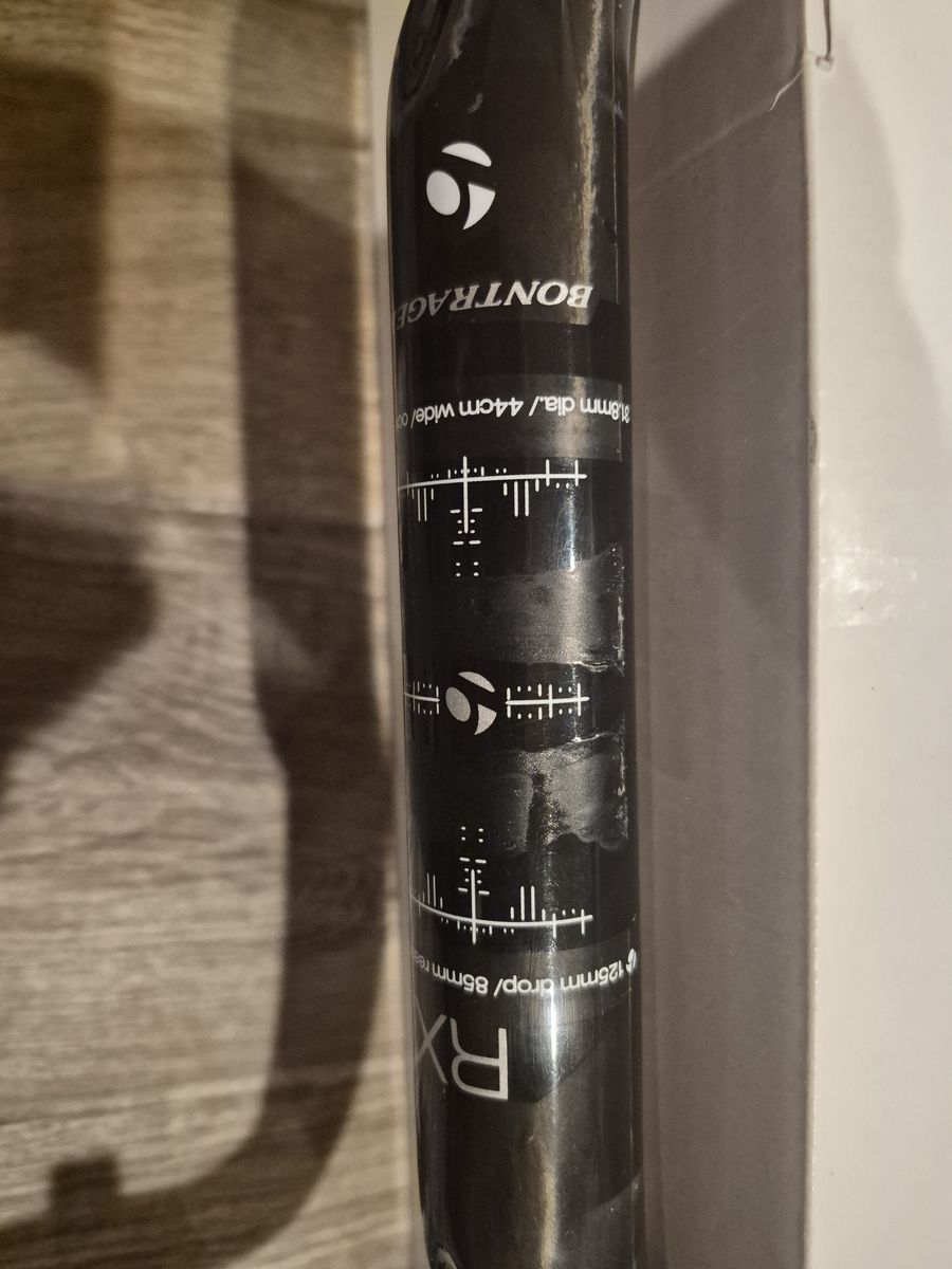 Bontrager RLX 44cm Carbon Bars