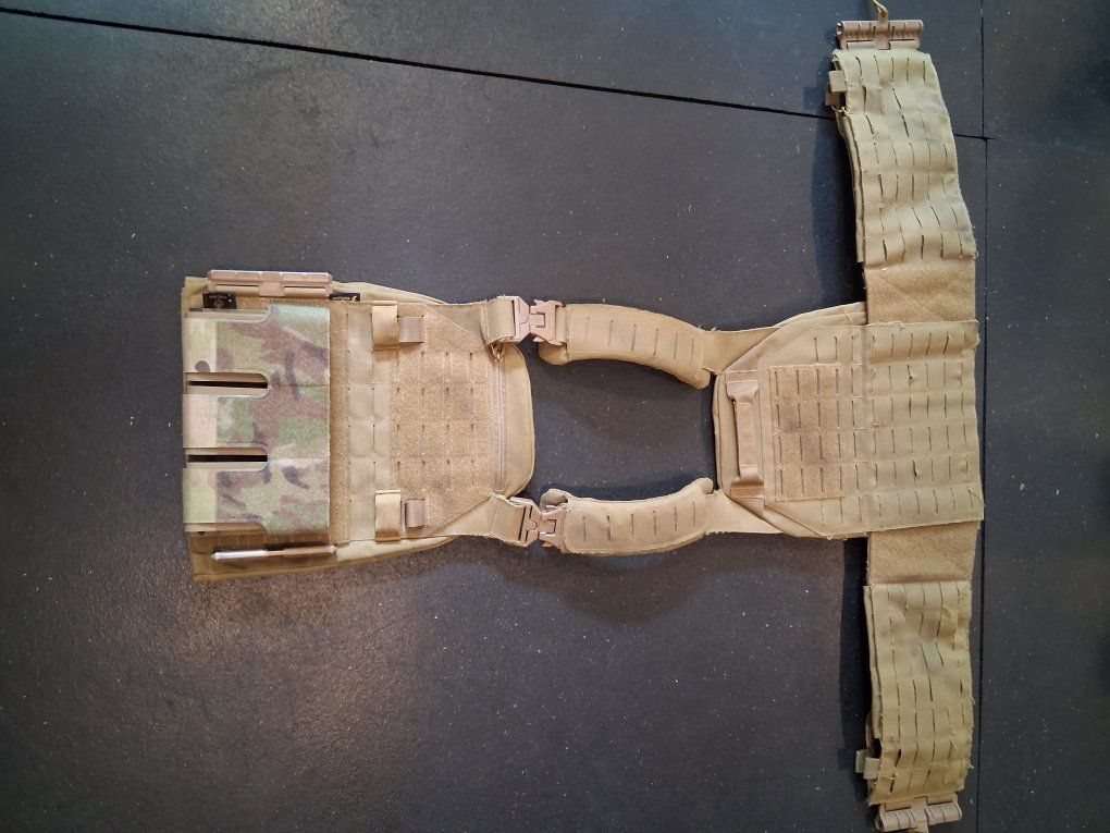 VOTAGOO Tactical Vest / Plate Carrier - Coyote Brown, Adjustable Large