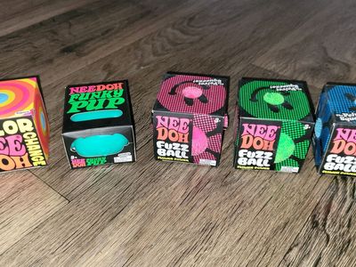 NEE DOH COLOR CHANGE BALL & FUZZY BALL (no funky pup)
