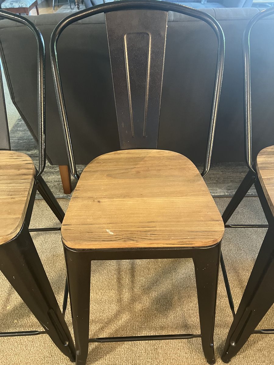 4 Counter Height Stools