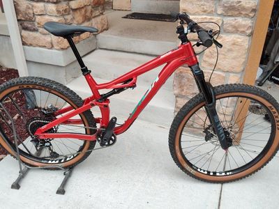 Excellent Condition 2025 Salsa Rustler Medium