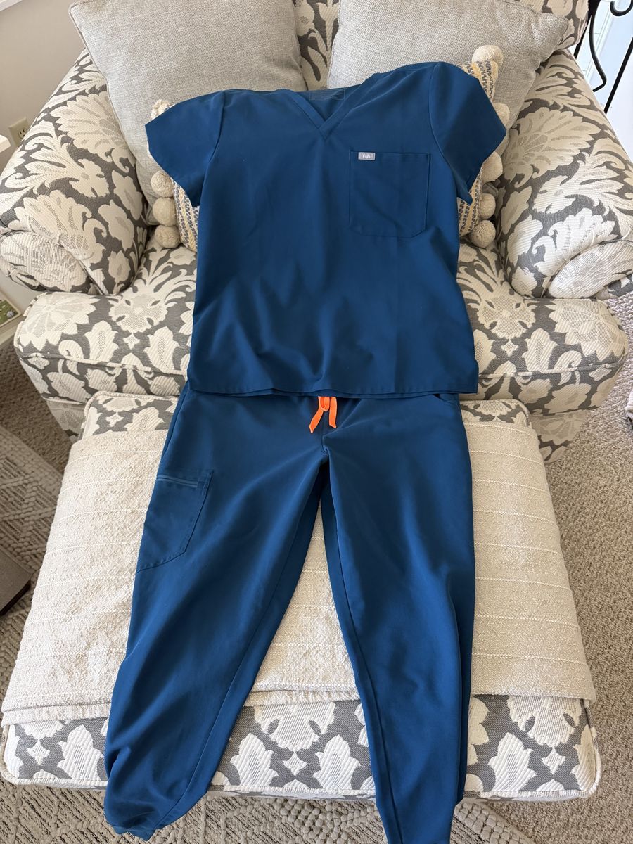 Figs scrubs
