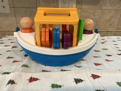 Vintage Tupperware Noah's Ark w/ Noah & Naah, 6 Animal pairs