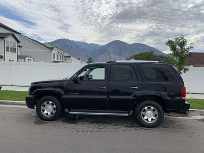 2004 Cadillac Escalade **PART OUT**
