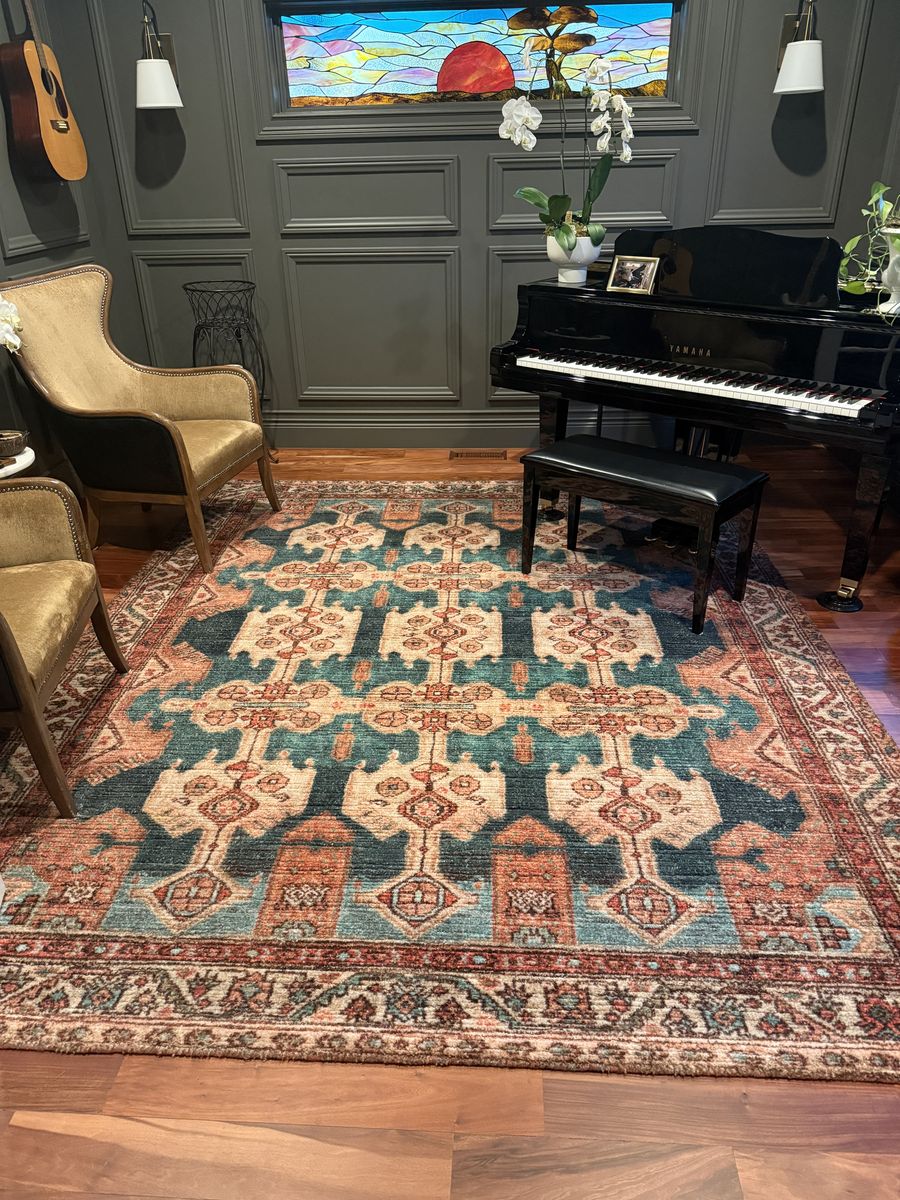 8 x 10 Multicolor Rug, Like New