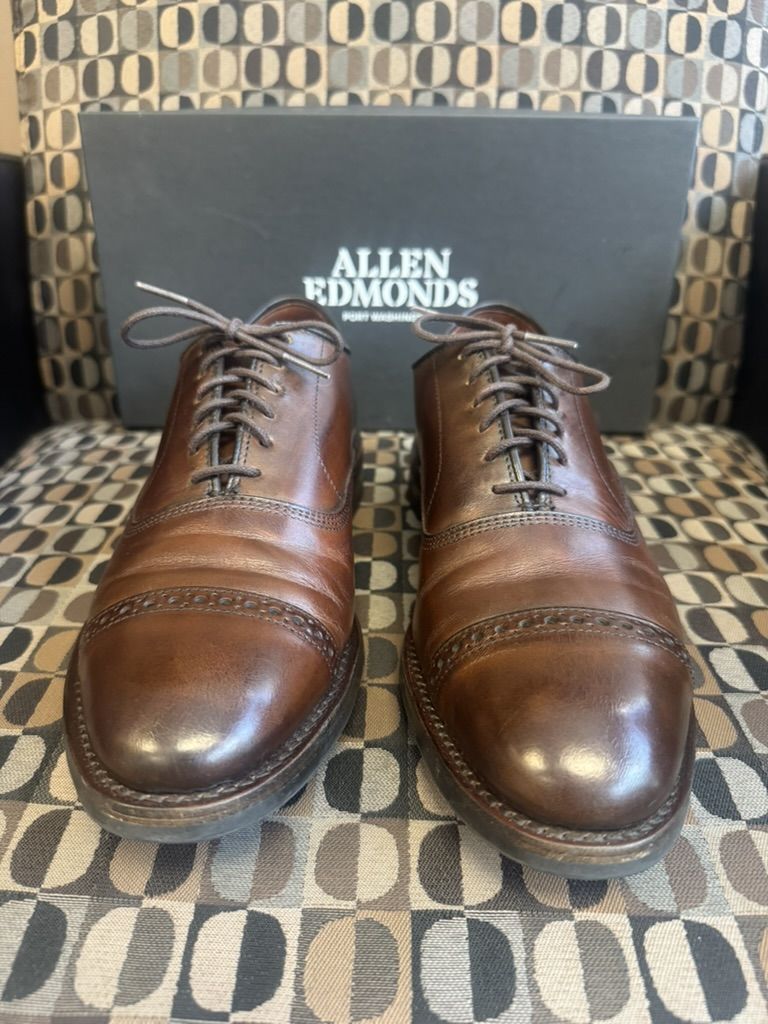 Allen Edmonds - Fifth Avenue Cap-toe Oxford Dress Shoe - Size 9 E - Color Chili