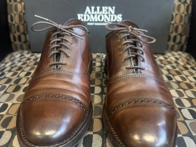 Allen Edmonds - Fifth Avenue Cap-toe Oxford Dress Shoe - Size 9 E - Color Chili