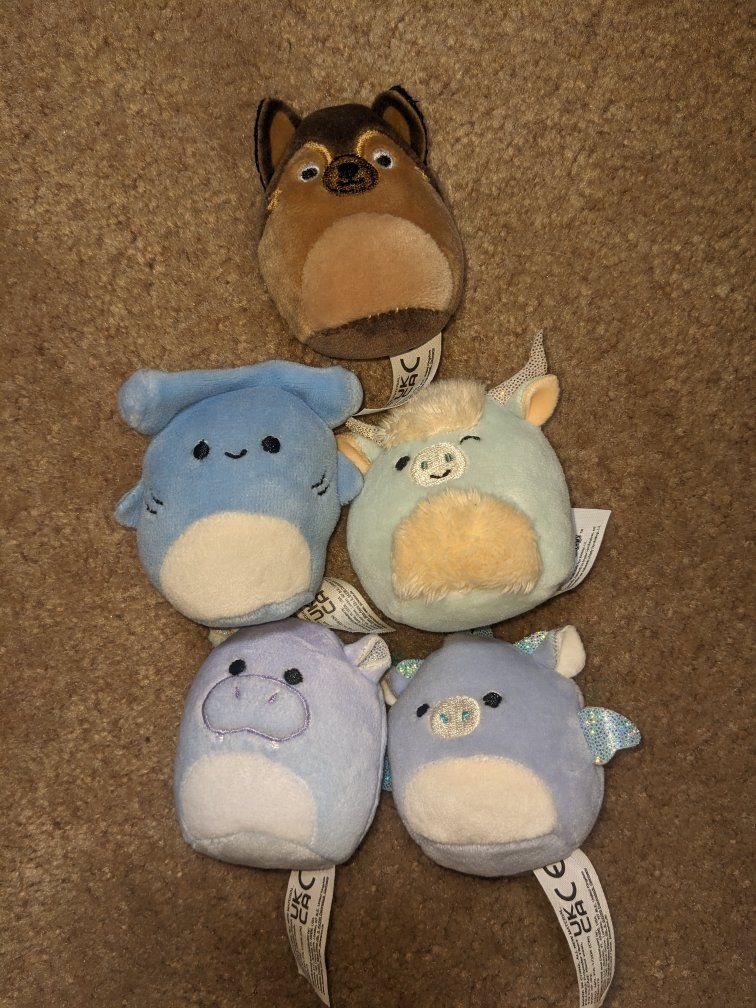 Squishmallows/stuffed animals