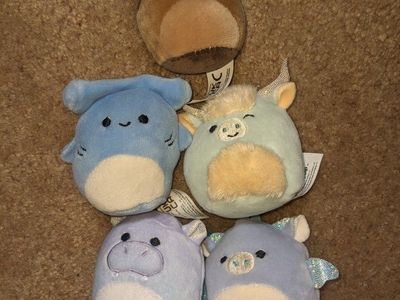 Squishmallows/stuffed animals