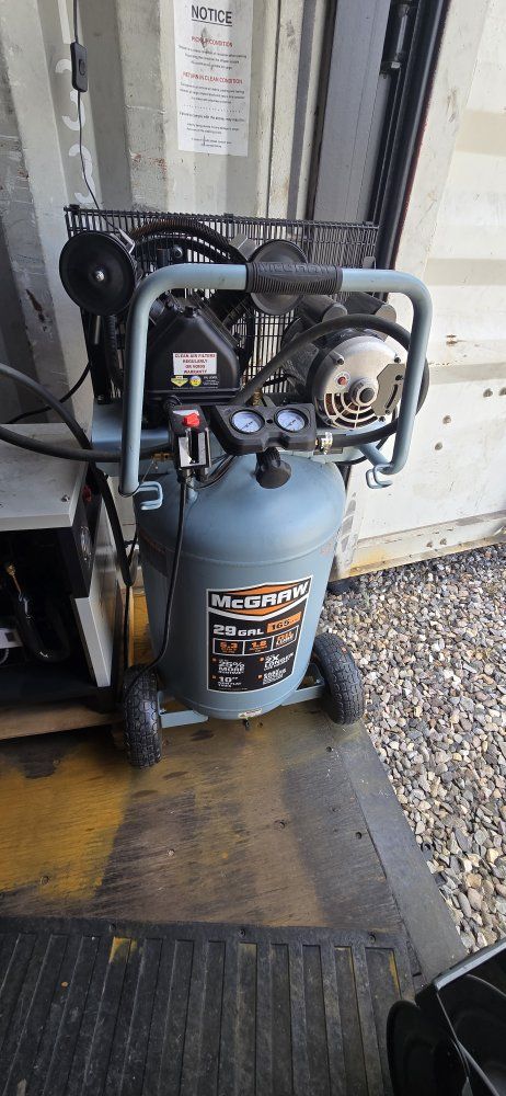 Mcgraw 29 gallon air compressor 165psi