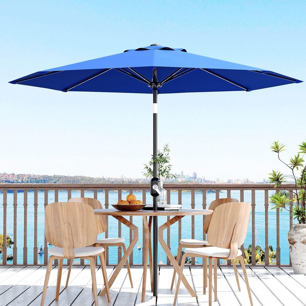 Outdoor patio umbrella