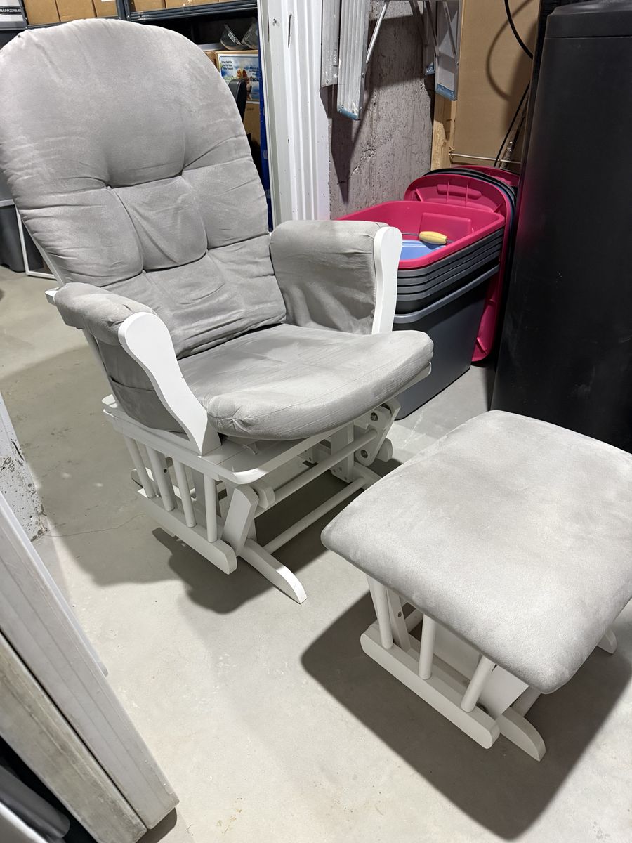 Glider / Rocking Chair