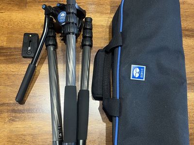 Sirui T-024SK VA-5 Carbon Fiber Tripod Kit