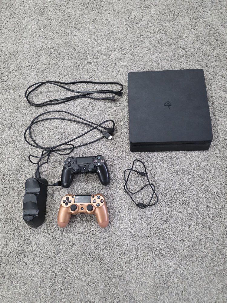PS4 Slim package