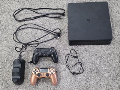 PS4 Slim package