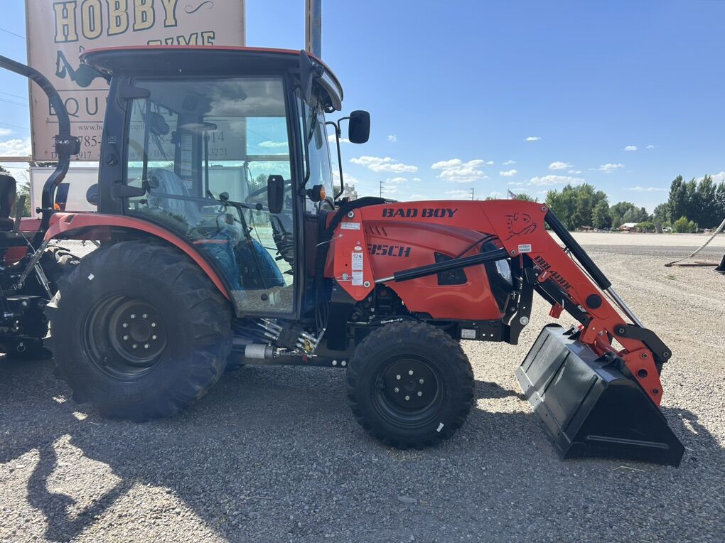 Bad Boy 35 HP Tractir And Loader