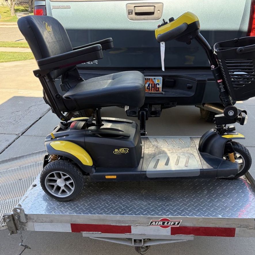 Mobility 3 wheel scooter
