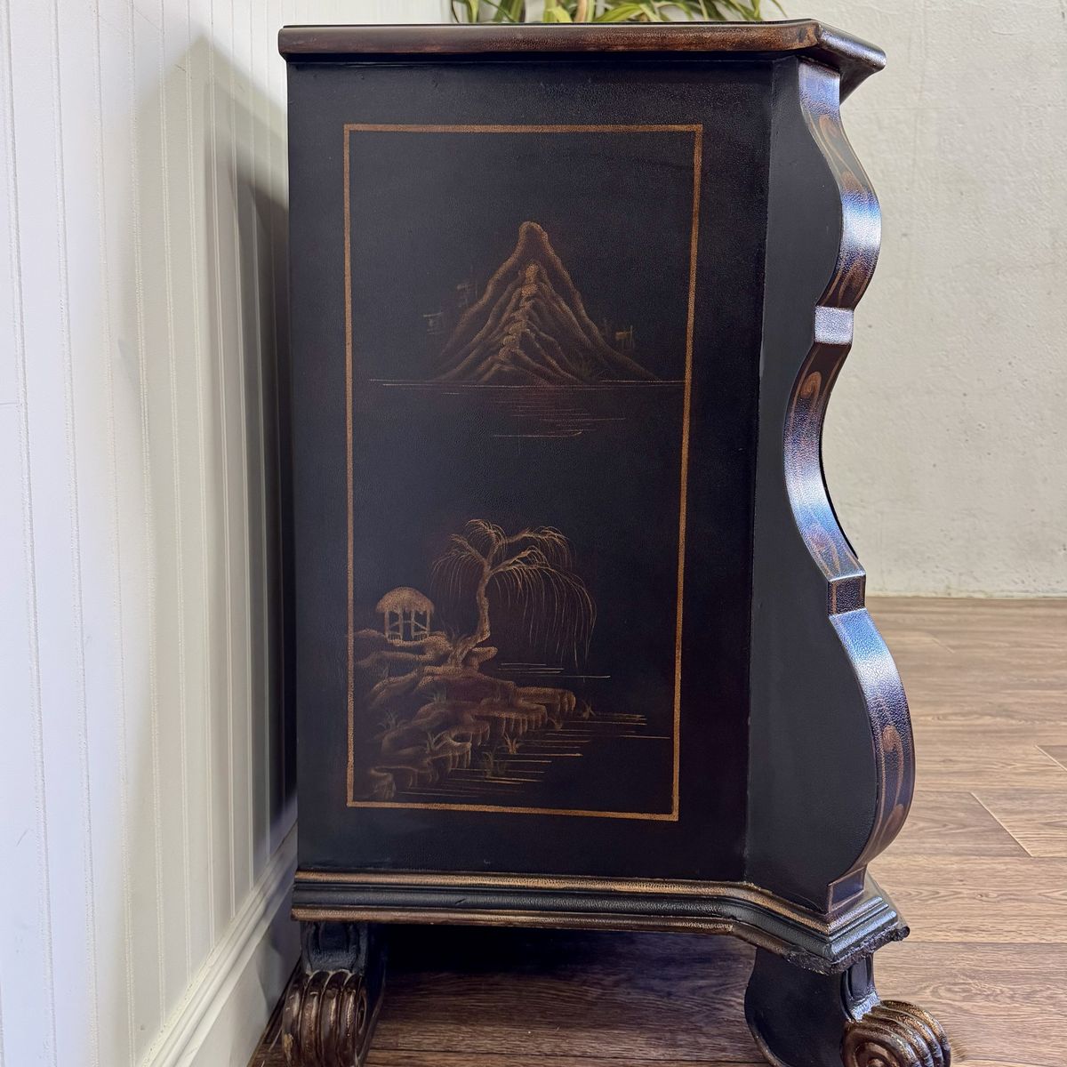 Main image 10