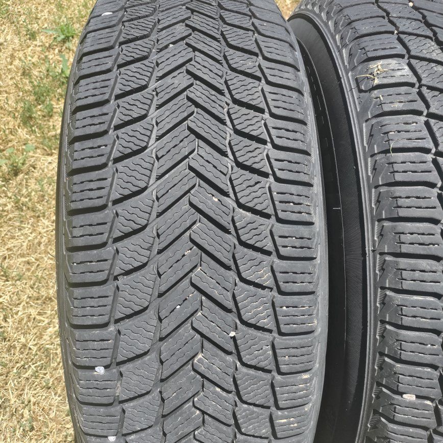 Michelin X-Ice Snow Winter Tires 265/70R17 on Ford Rims - Set of 4, Excellent Tread