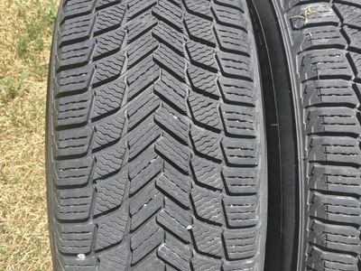 Michelin X-Ice Snow Winter Tires 265/70R17 on Ford Rims - Set of 4, Excellent Tread