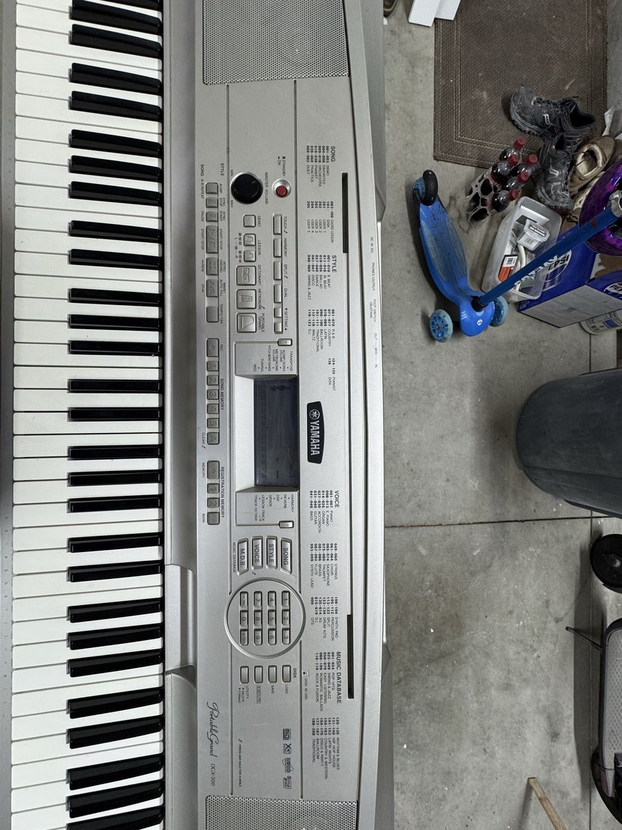 Yamaha DGX 500 Portable Grand Piano