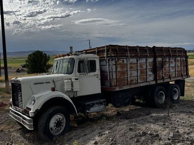 1977 Western Star W/grain Bed