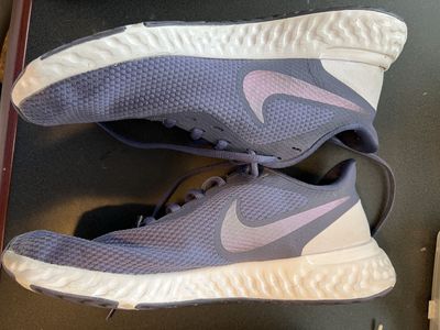 Woman’s Nike size 8.5