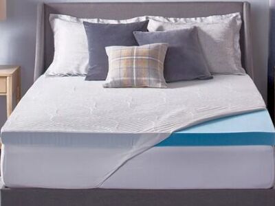 New in Box Novaform ComfortLuxe Plus Gel Memory Foam 3 Inches Queen Mattress Topper