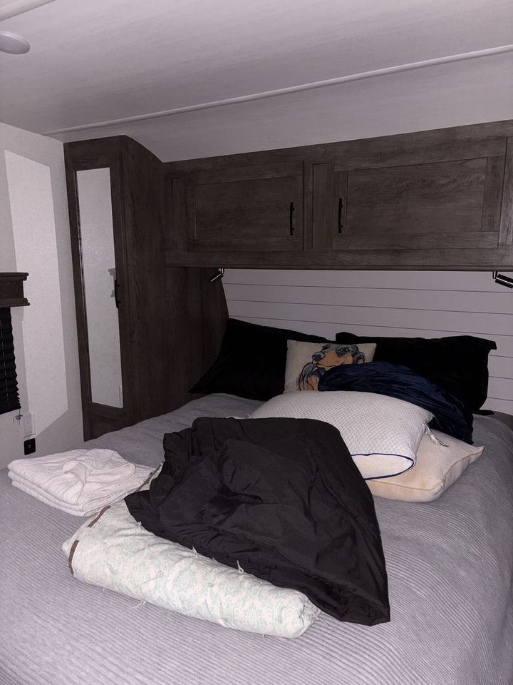Main image 8