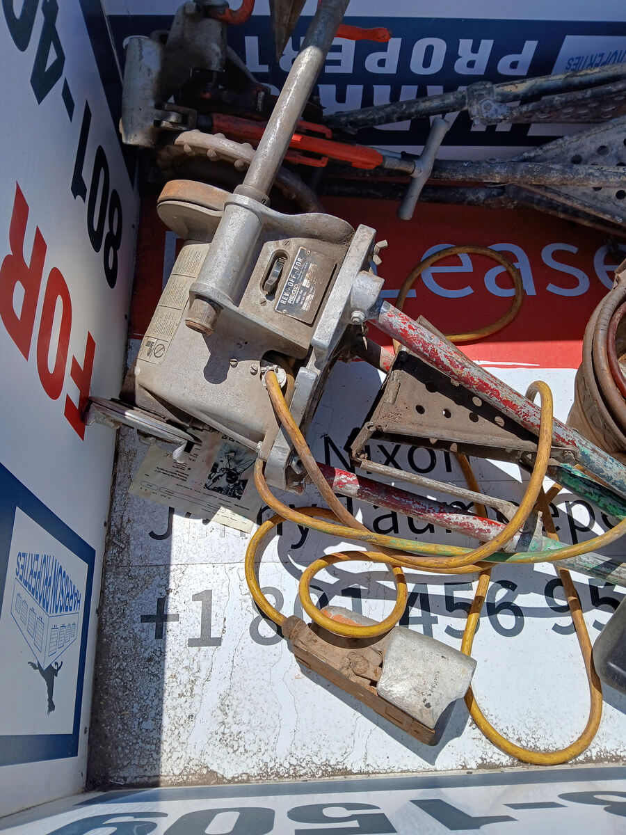 PIPE THERADING MACHINE