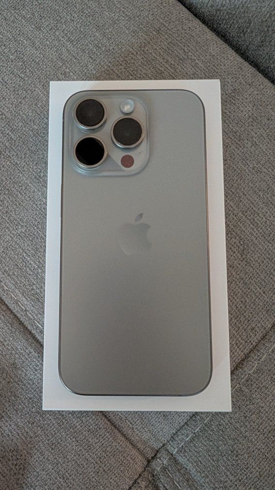 Apple iPhone 15 Pro 128GB - Natural Titanium - Unlocked w/ 4 Cases & 3 Screen Protectors