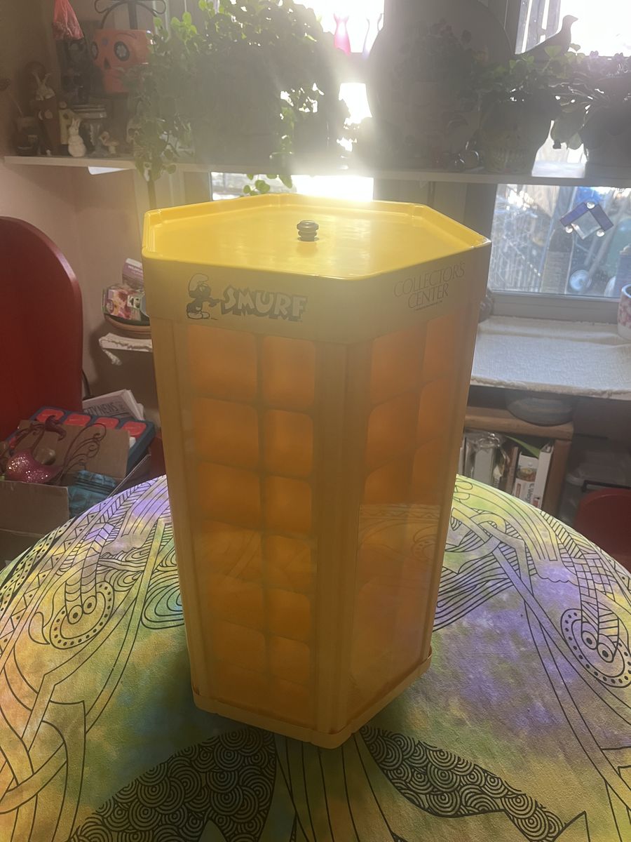 Rare Smurf Rotating Showcase Display Tower - Complete with Plexiglass - Spins