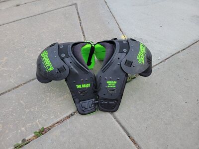 football shoulder pads 80-110lbs