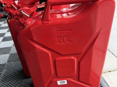 2 Red Wavian 20L Jerry Cans