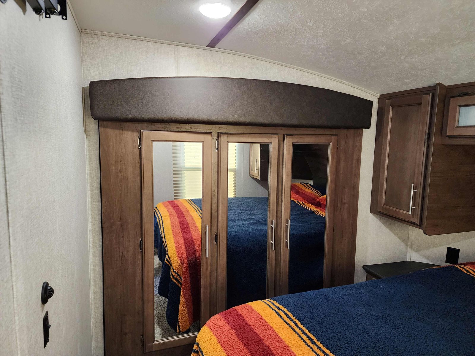 Main image 14