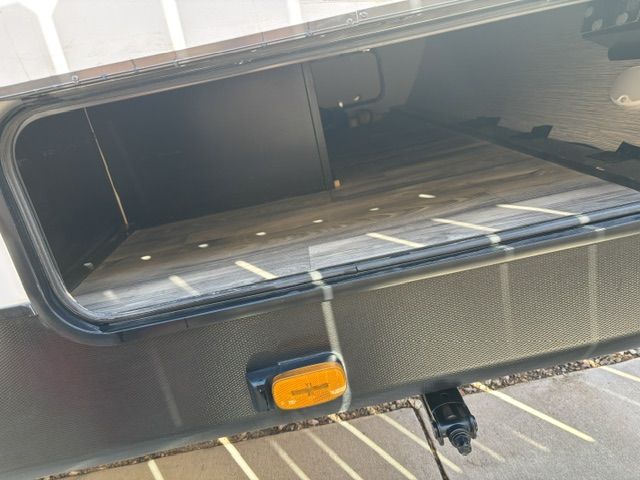 Main image 13