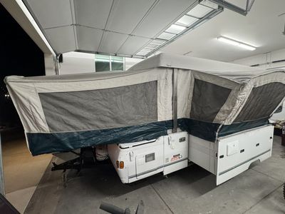 Mint Coleman Niagara Grand Tour Slide Out