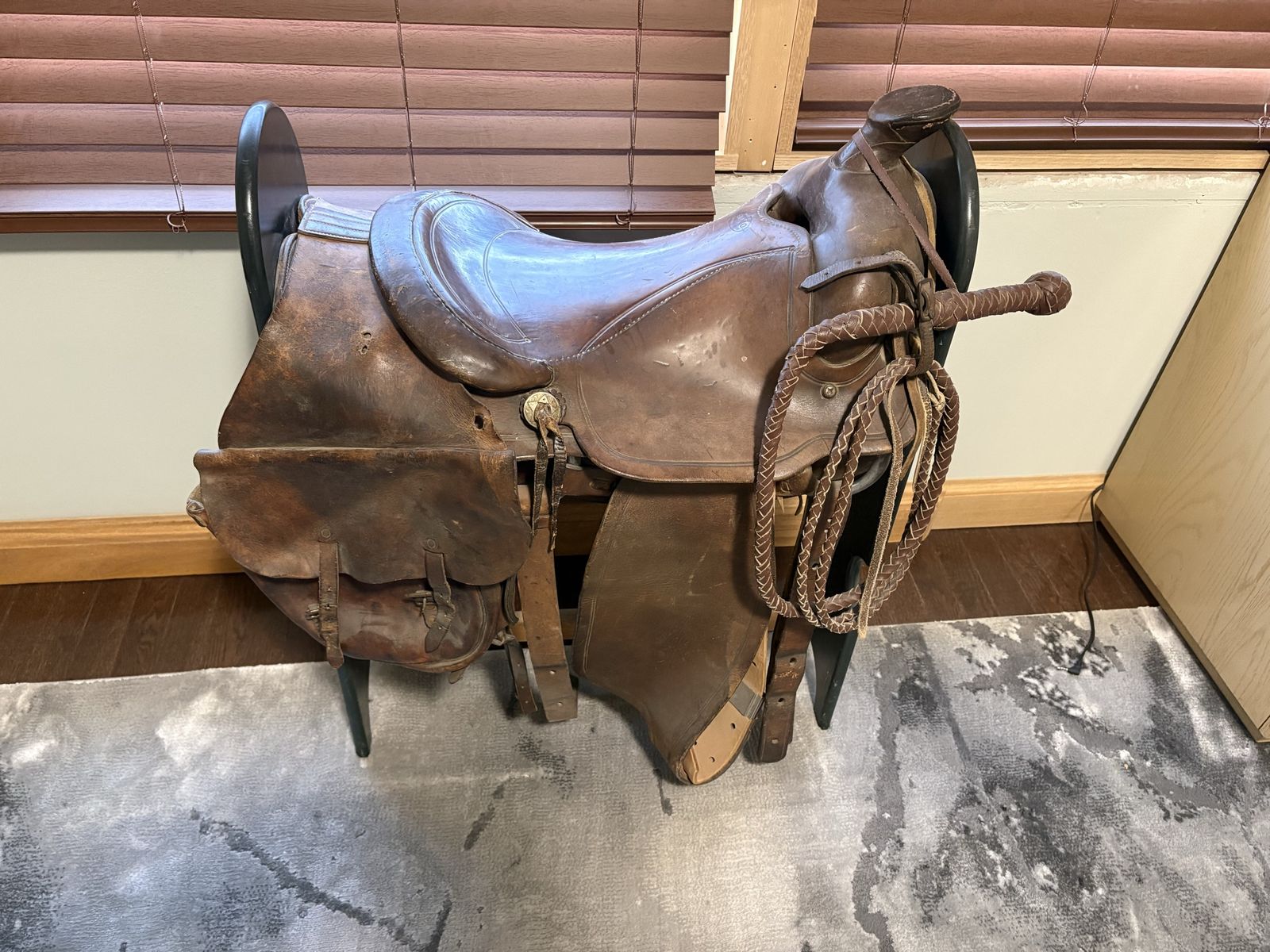 Saddle