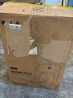 Maxi-Cosi Nomad Plus i-Size Travel Car Seat – Lightweight, Foldable Toddler Car Seat (15m–4yrs).