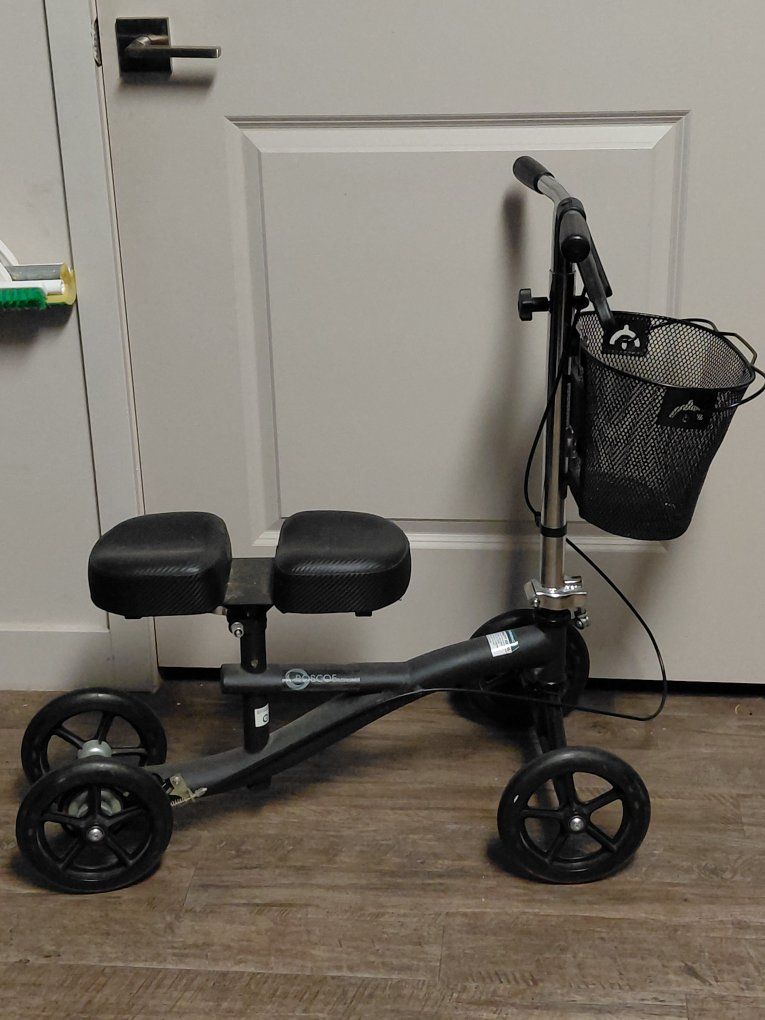 KneeRover Knee Scooter Walker with Basket Highly Adjustable For Either Leg.
