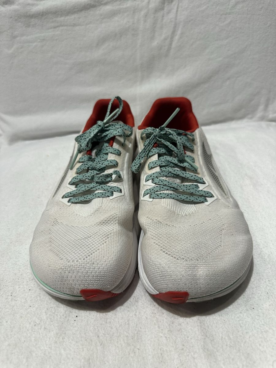Altra Escalante womens 10.5 or Mens9 running shoes