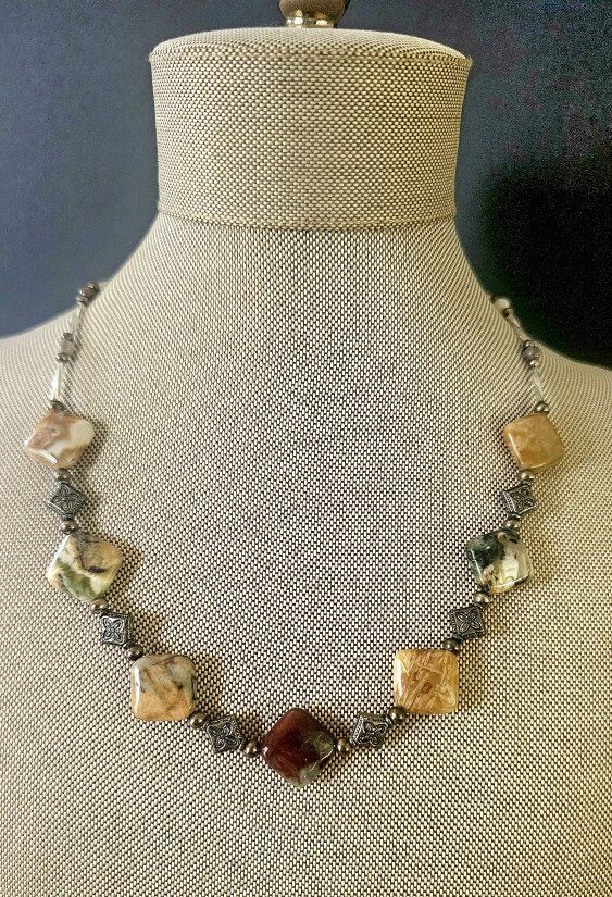 WOW!! Wonderful Natural Varigated Stone Necklace.